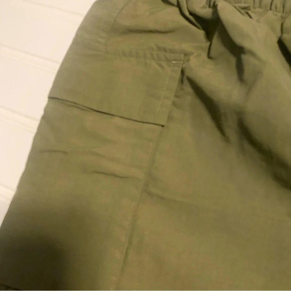 DSG Women’s Olive Shorts with Pockets and Drawstring Size Medium